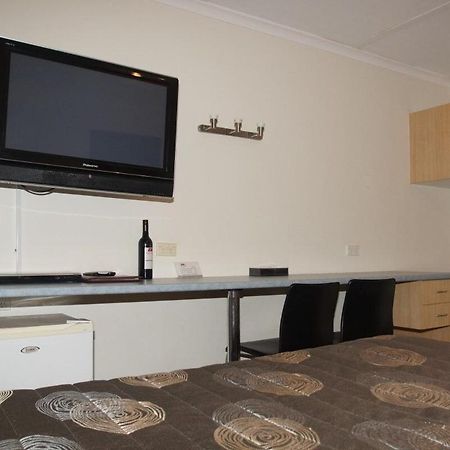 Edinburgh Motor Inn Варрагул Екстер'єр фото