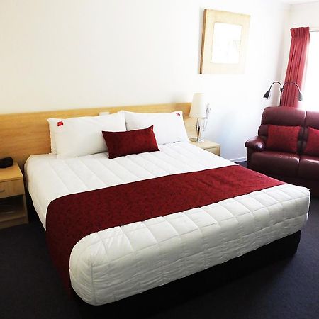 Edinburgh Motor Inn Варрагул Екстер'єр фото