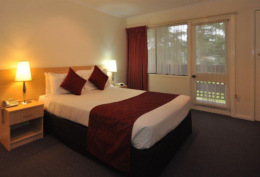 Edinburgh Motor Inn Варрагул Екстер'єр фото
