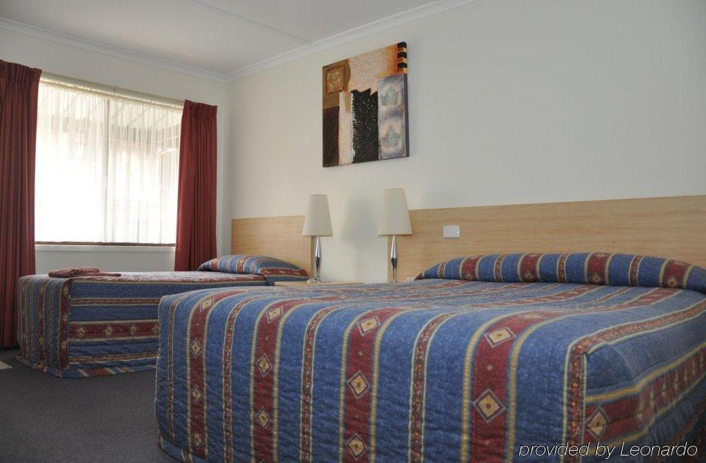 Edinburgh Motor Inn Варрагул Номер фото