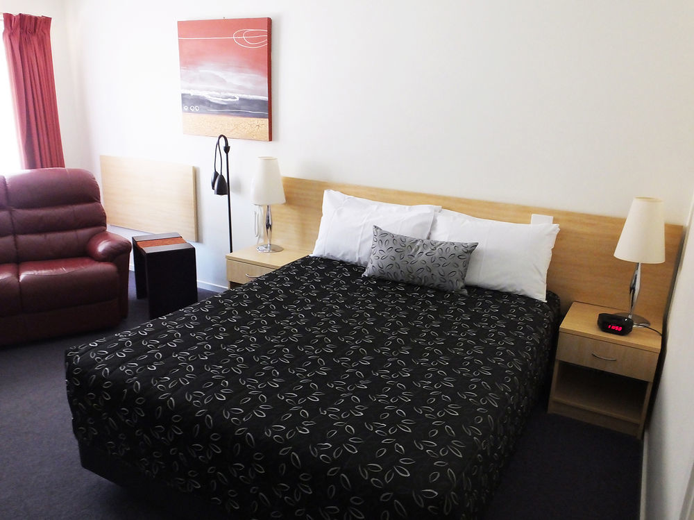Edinburgh Motor Inn Варрагул Екстер'єр фото
